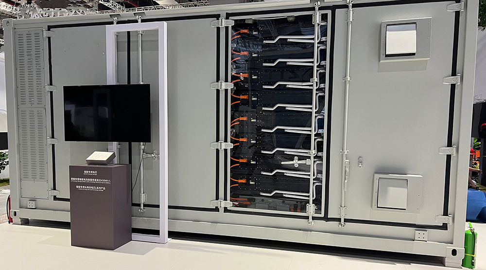 Floor standing liquid cooling units